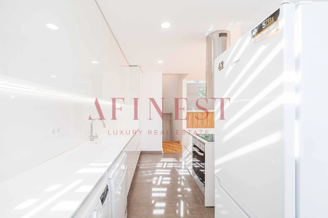 Apartamento T2 para Arrendamento em Alvalade Foto 12