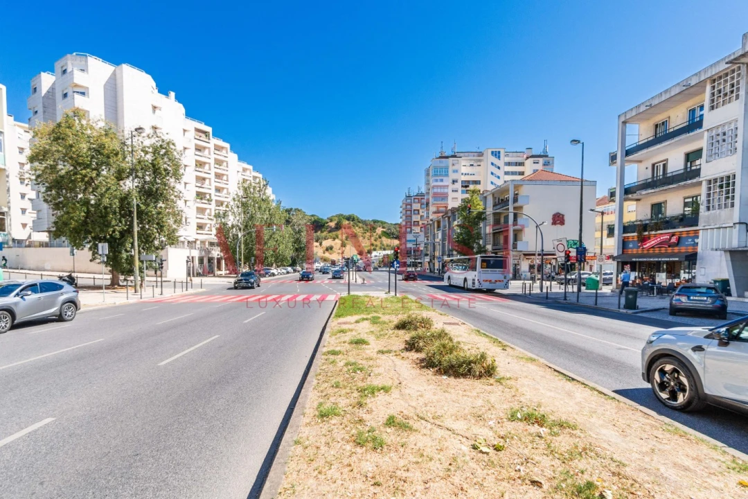 Apartamento T2 para Arrendamento em Alvalade Foto 48