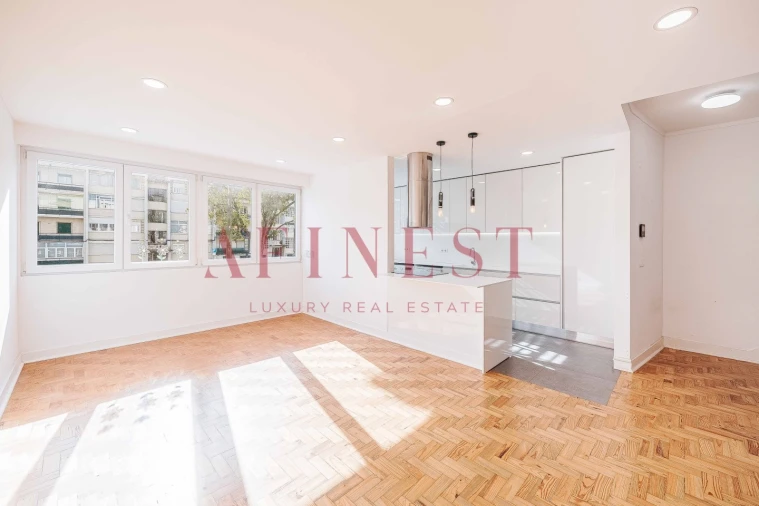 Apartamento T2 para Arrendamento em Alvalade