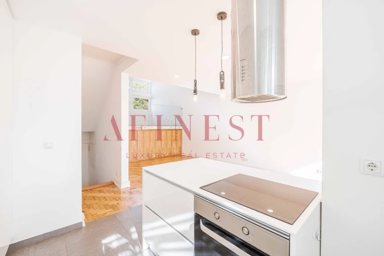 Apartamento T2 para Arrendamento em Alvalade Foto 5