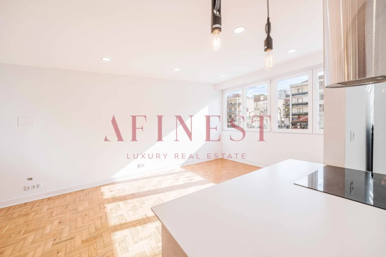 Apartamento T2 para Arrendamento em Alvalade Foto 6