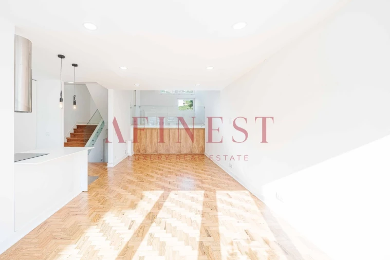 Apartamento T2 para Arrendamento em Alvalade Foto 18