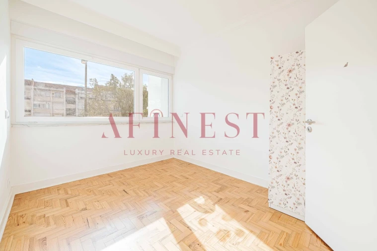 Apartamento T2 para Arrendamento em Alvalade Foto 37