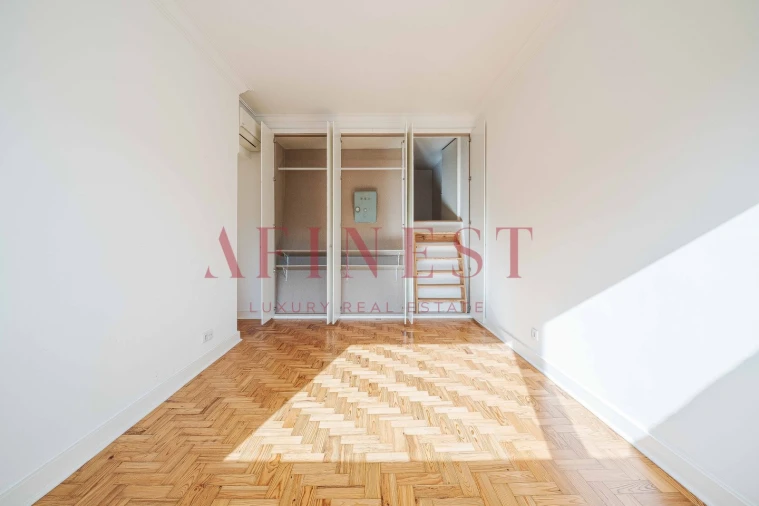 Apartamento T2 para Arrendamento em Alvalade Foto 44