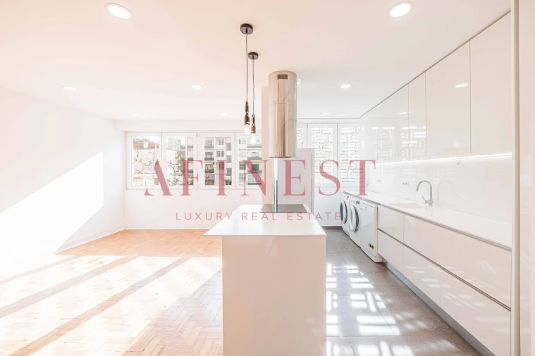 Apartamento T2 para Arrendamento em Alvalade Foto 3