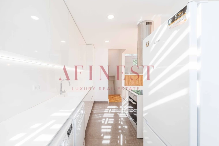 Apartamento T2 para Arrendamento em Alvalade Foto 12