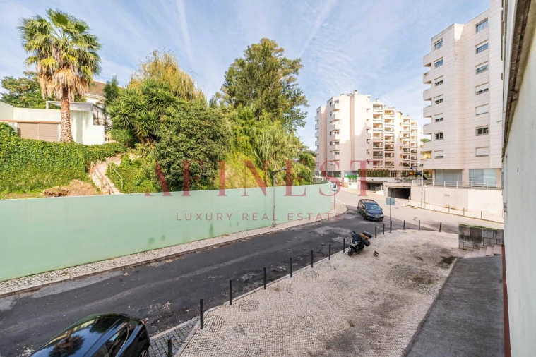 Apartamento T2 para Arrendamento em Alvalade Foto 49