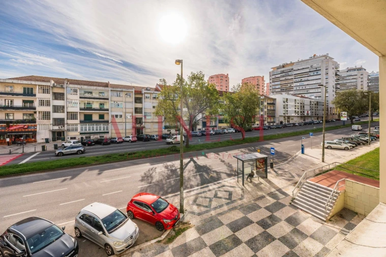 Apartamento T2 para Arrendamento em Alvalade Foto 50