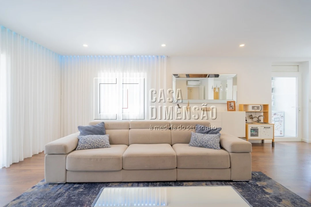 Apartamento T2 para Venda em Carnaxide e Queijas Foto 10