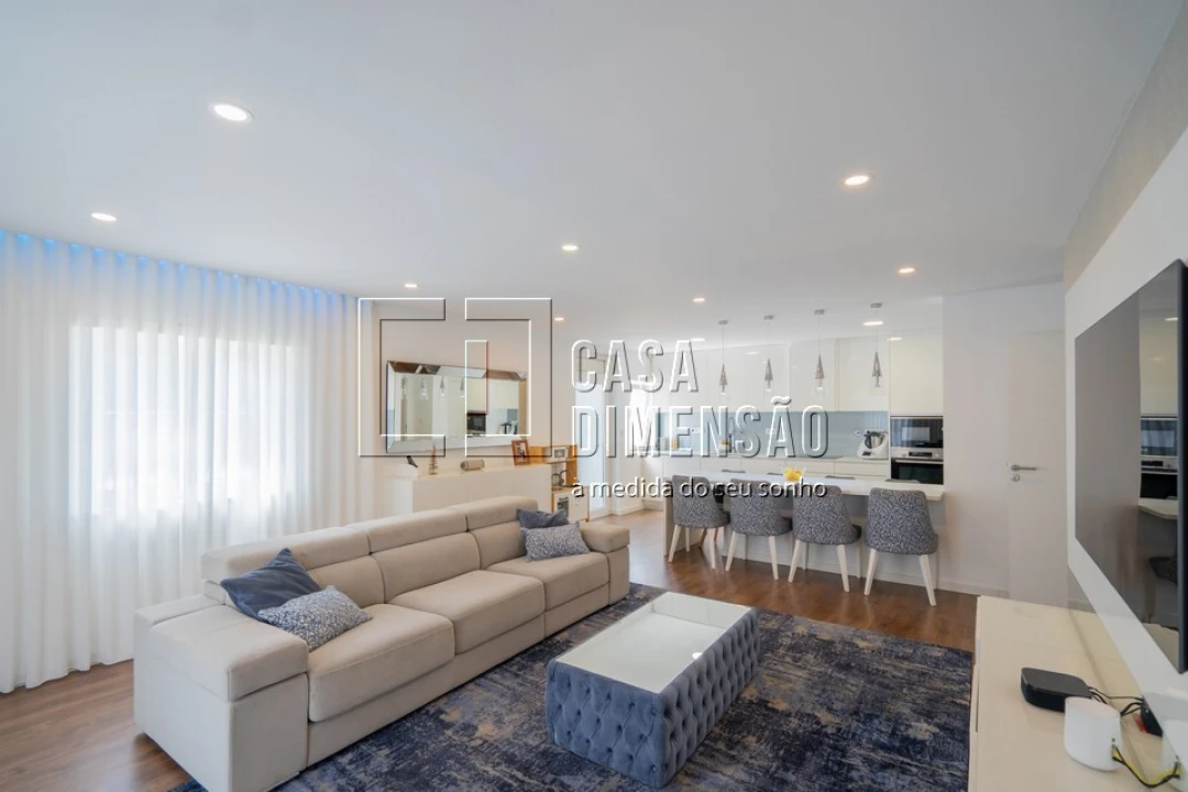 Apartamento T2 para Venda em Carnaxide e Queijas Foto 11