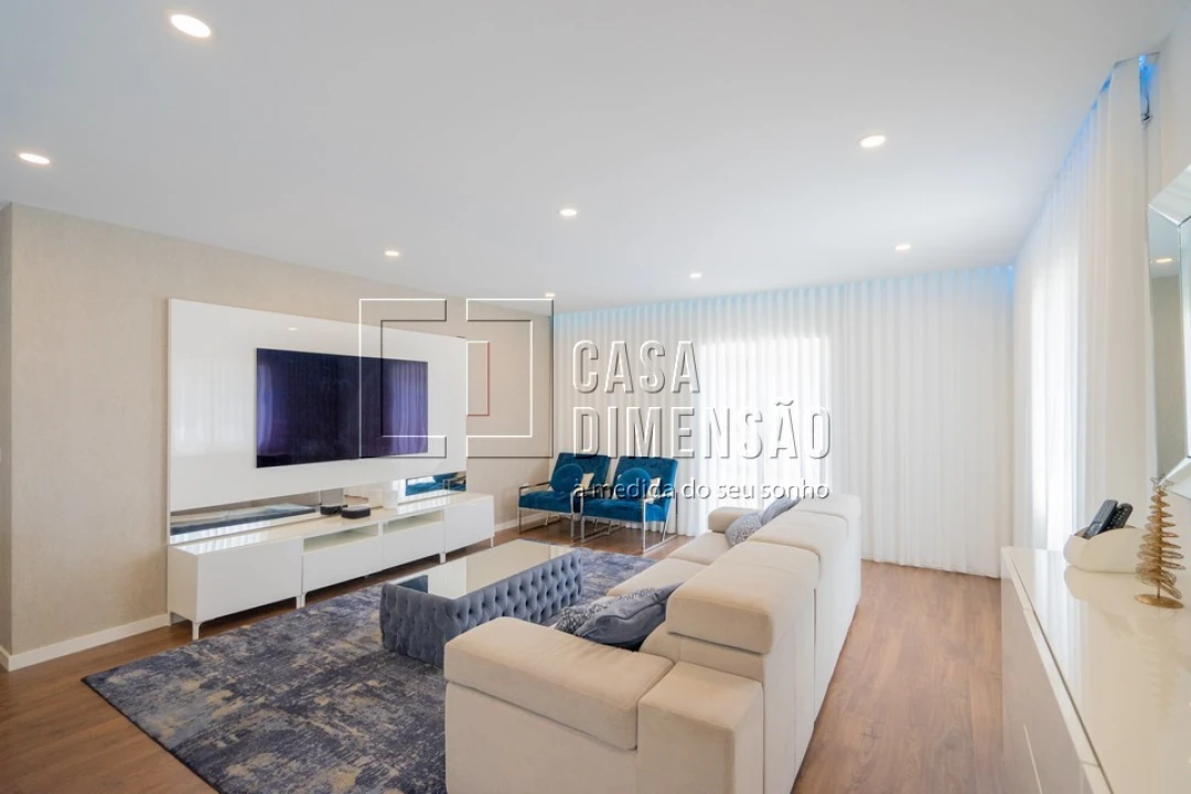 Apartamento T2 para Venda em Carnaxide e Queijas Foto 15