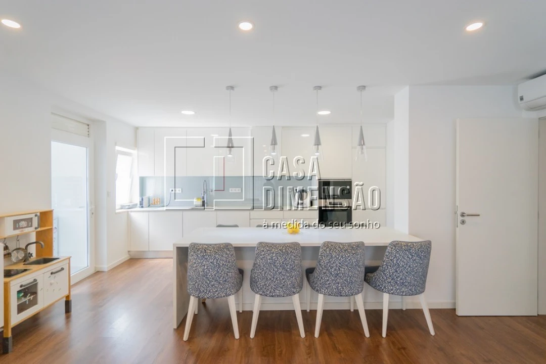 Apartamento T2 para Venda em Carnaxide e Queijas Foto 22
