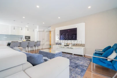 Apartamento T2 para Venda em Carnaxide e Queijas