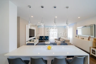 Apartamento T2 para Venda em Carnaxide e Queijas