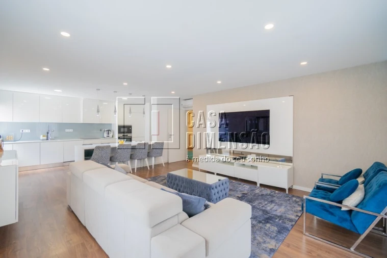 Apartamento T2 para Venda em Carnaxide e Queijas Foto 13