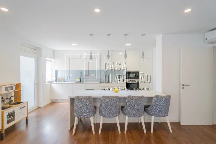 Apartamento T2 para Venda em Carnaxide e Queijas Foto 22