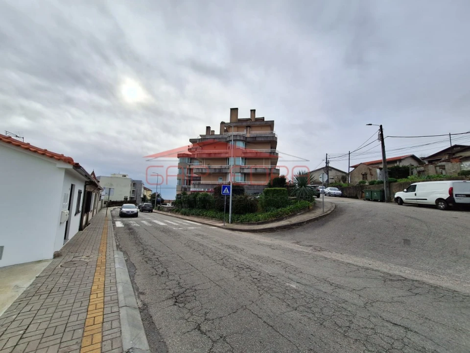 Armazém para Venda em O. Azeméis, Riba-Ul, Ul, Macinhata Seixa, Madail Foto 1