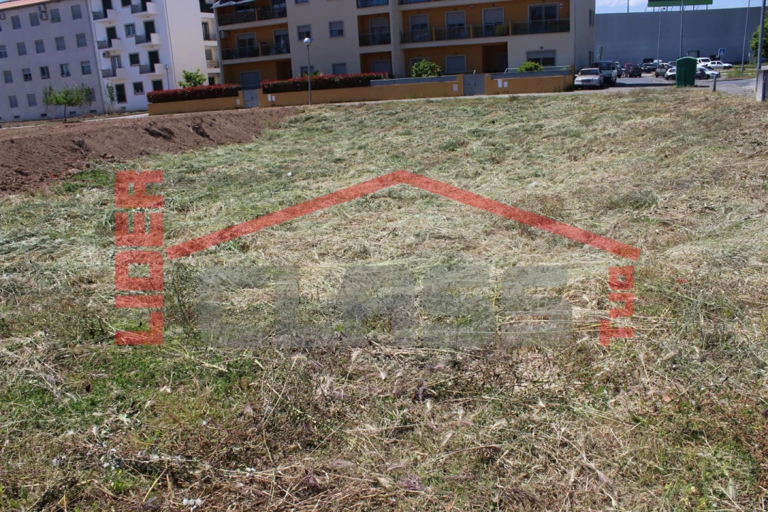 Terreno para Venda em Mirandela Foto 2