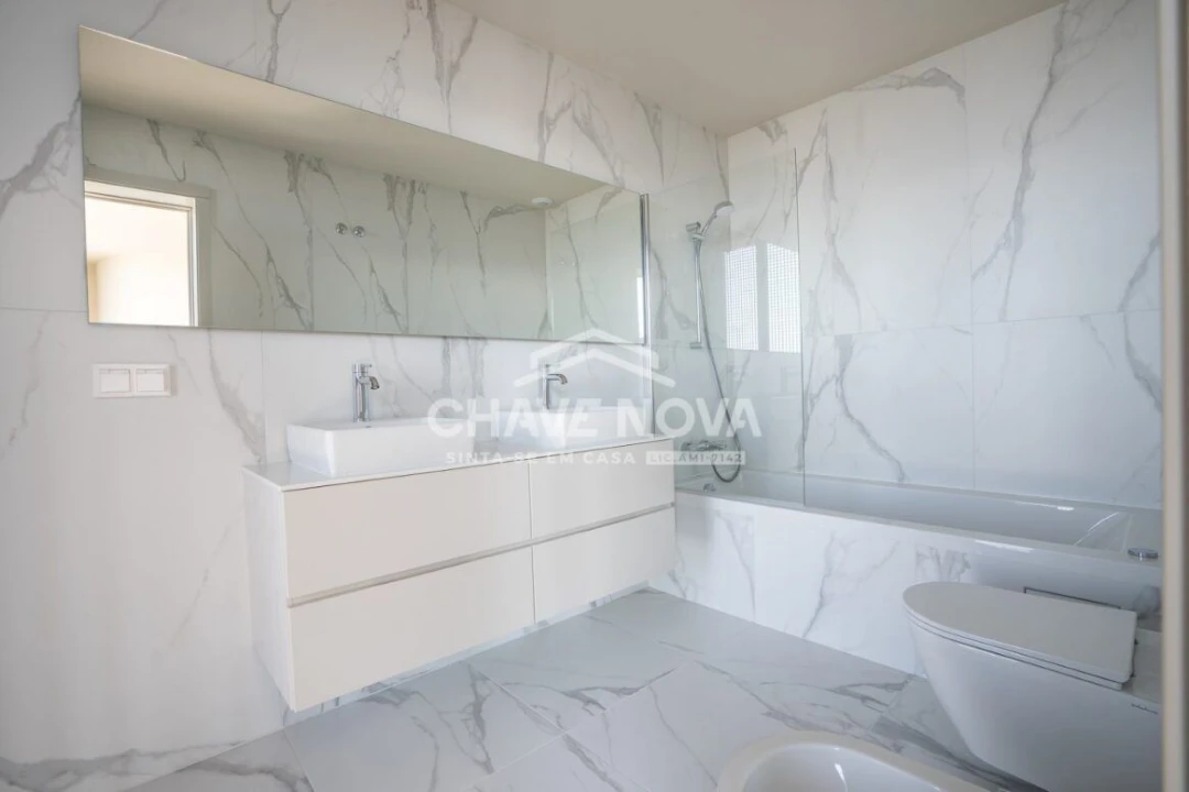 Apartamento T3 para Venda em Arcozelo Foto 14