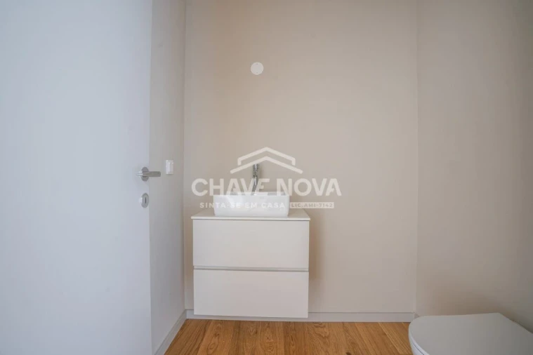 Apartamento T3 para Venda em Arcozelo Foto 10