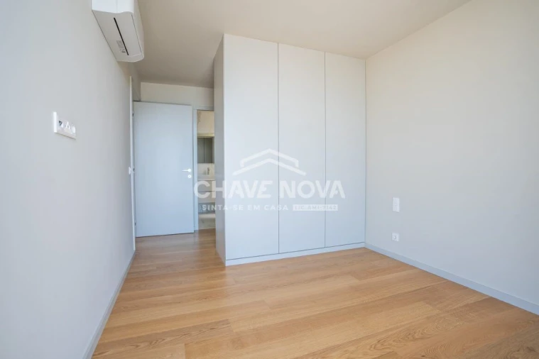 Apartamento T3 para Venda em Arcozelo Foto 16