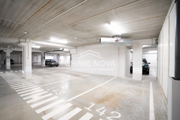 Apartamento T3 para Venda em Arcozelo Foto 22