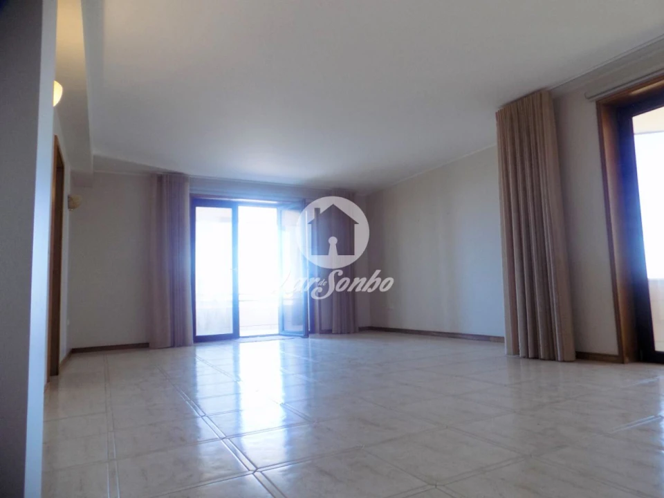 Apartamento T2 para Venda em Mindelo Foto 2