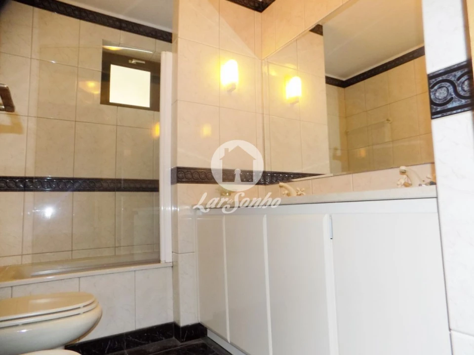 Apartamento T2 para Venda em Mindelo Foto 9