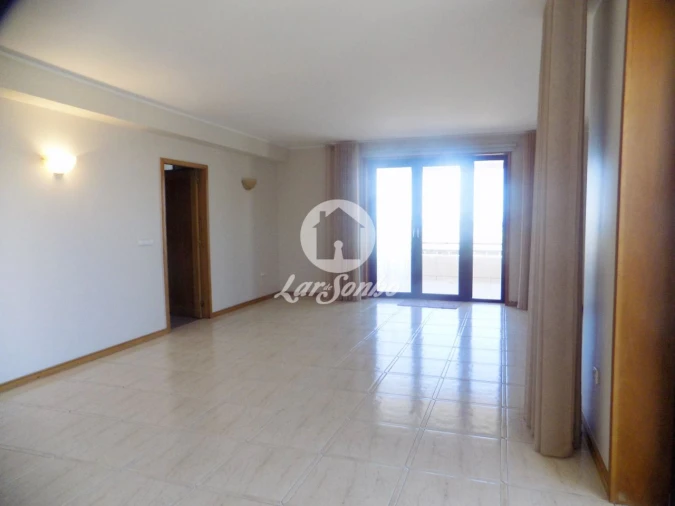 Apartamento T2 para Venda em Mindelo Foto 1