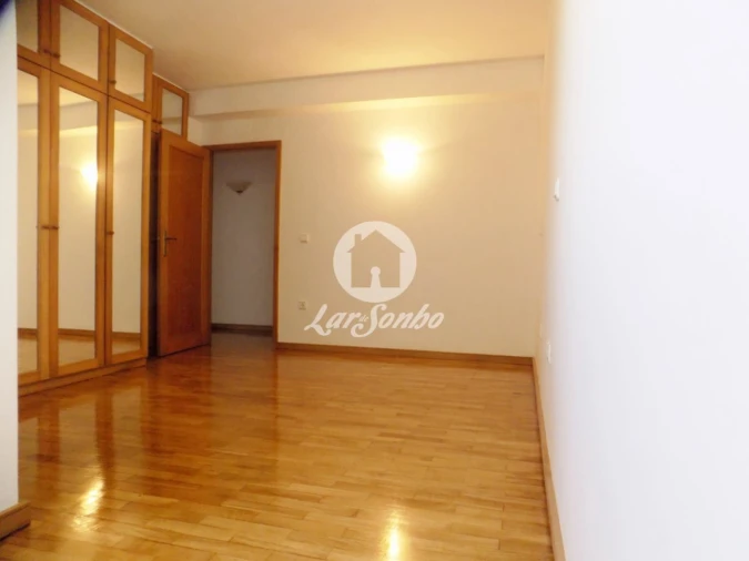 Apartamento T2 para Venda em Mindelo Foto 7