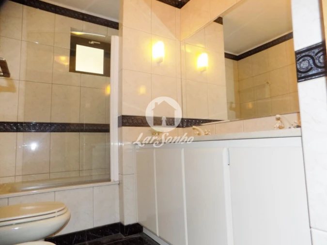 Apartamento T2 para Venda em Mindelo Foto 9