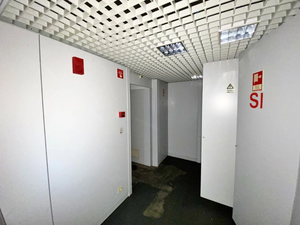 Loja para Venda em Cidade da Maia Foto 10