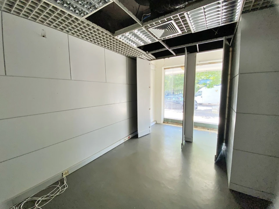 Loja para Venda em Cidade da Maia Foto 5