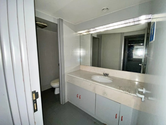 Loja para Venda em Cidade da Maia Foto 15