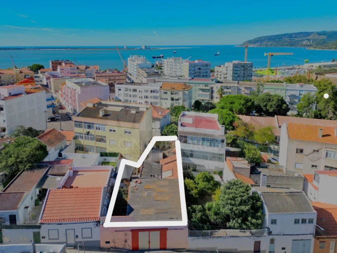 Prédio para Venda em Setubal (São Sebastião) Foto 1