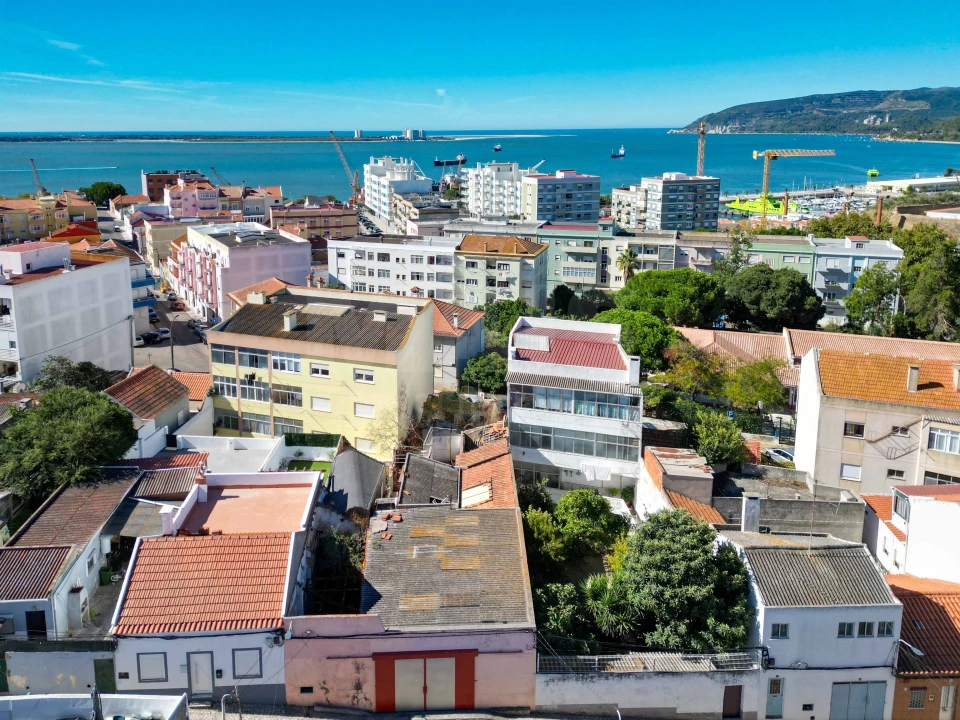 Prédio para Venda em Setubal (São Sebastião) Foto 1