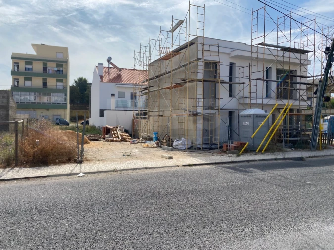 Moradia T3 para Venda em Santa Iria de Azoia, São João da Talha e Bobadela