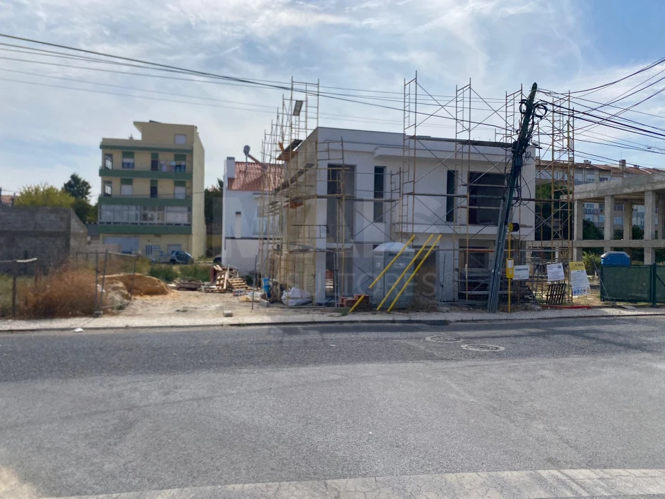 Moradia T3 para Venda em Santa Iria de Azoia, São João da Talha e Bobadela Foto 9