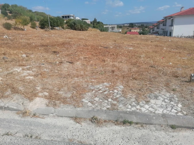Terreno para Venda em Alenquer (Santo Estêvão e Triana)