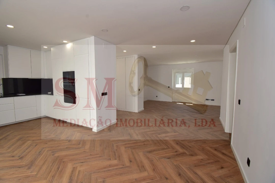 Moradia T4 para Venda em Almada, Cova da Piedade, Pragal e Cacilhas Foto 3