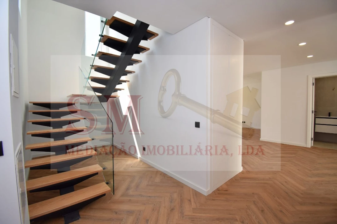 Moradia T4 para Venda em Almada, Cova da Piedade, Pragal e Cacilhas Foto 14
