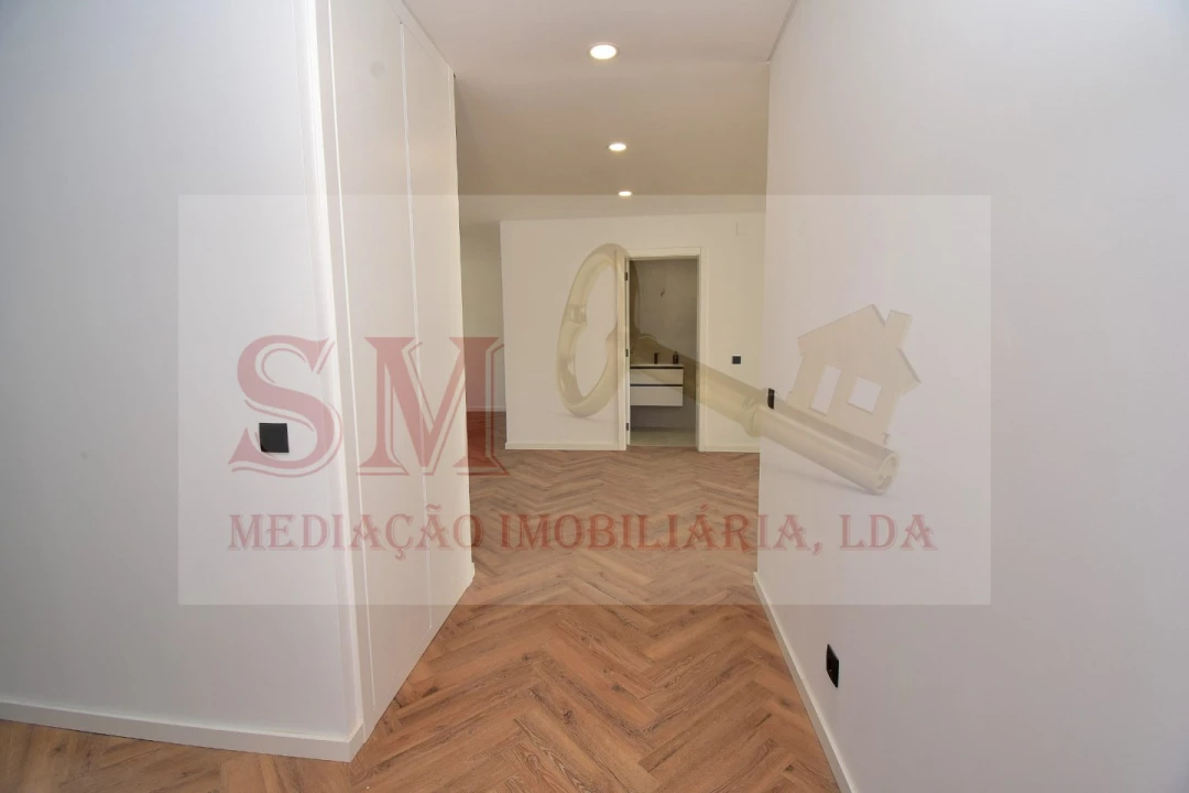Moradia T4 para Venda em Almada, Cova da Piedade, Pragal e Cacilhas Foto 16