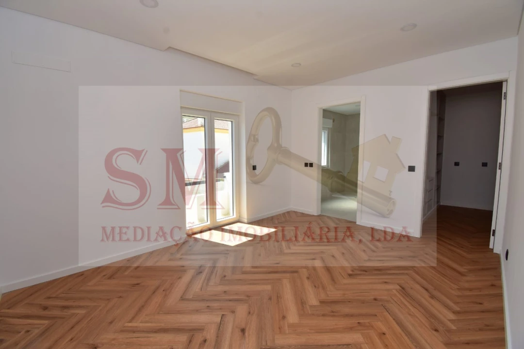 Moradia T4 para Venda em Almada, Cova da Piedade, Pragal e Cacilhas Foto 18