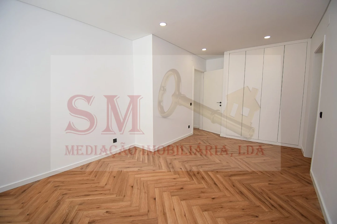 Moradia T4 para Venda em Almada, Cova da Piedade, Pragal e Cacilhas Foto 29