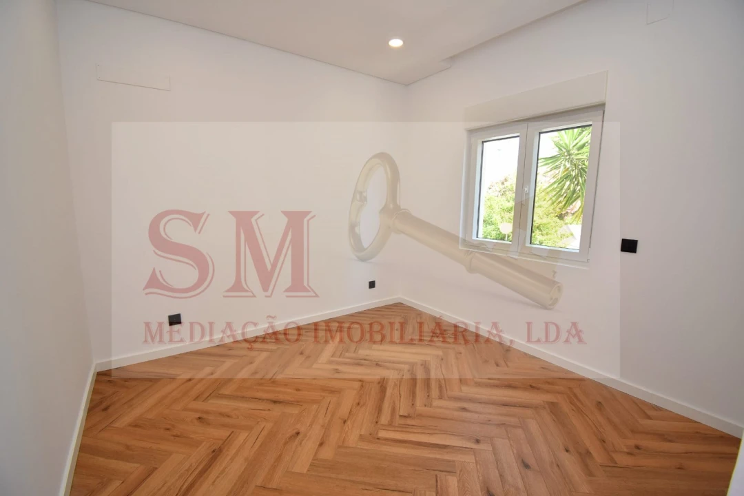 Moradia T4 para Venda em Almada, Cova da Piedade, Pragal e Cacilhas Foto 34