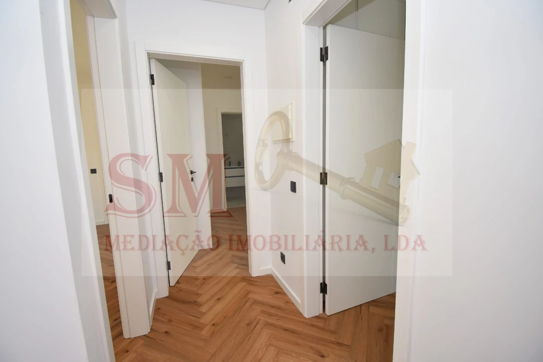 Moradia T4 para Venda em Almada, Cova da Piedade, Pragal e Cacilhas Foto 40