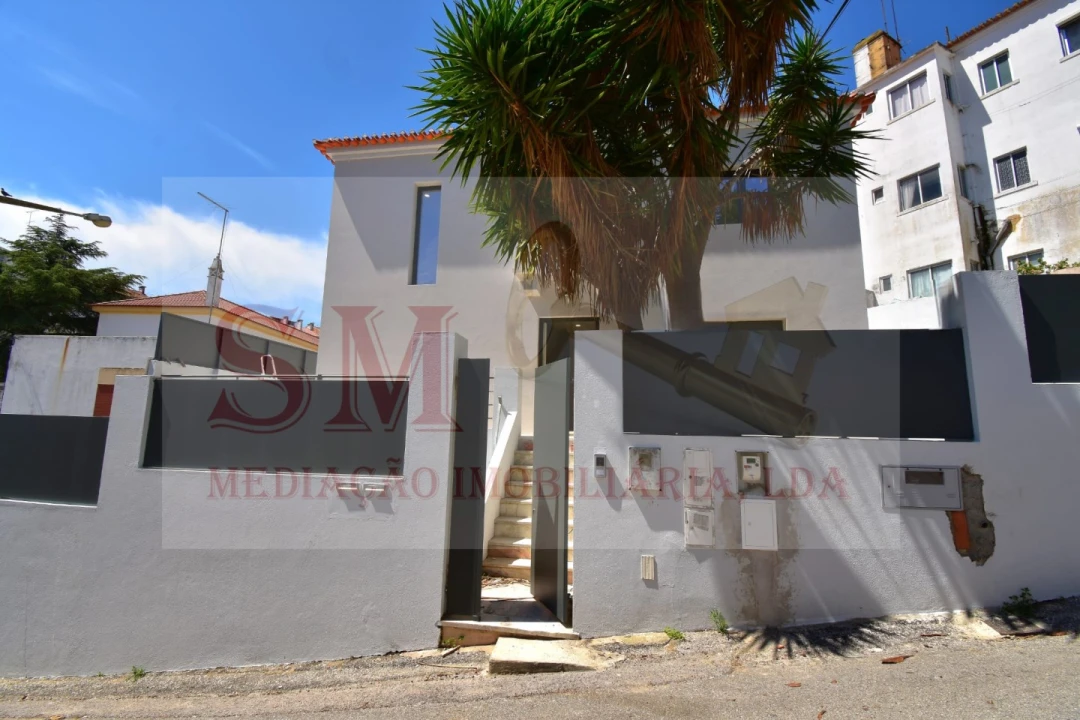 Moradia T4 para Venda em Almada, Cova da Piedade, Pragal e Cacilhas Foto 52