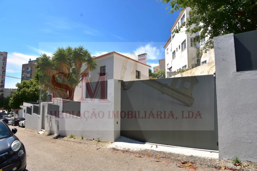 Moradia T4 para Venda em Almada, Cova da Piedade, Pragal e Cacilhas Foto 53