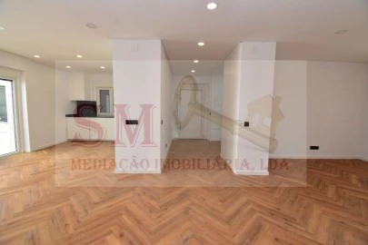 Moradia T4 para Venda em Almada, Cova da Piedade, Pragal e Cacilhas