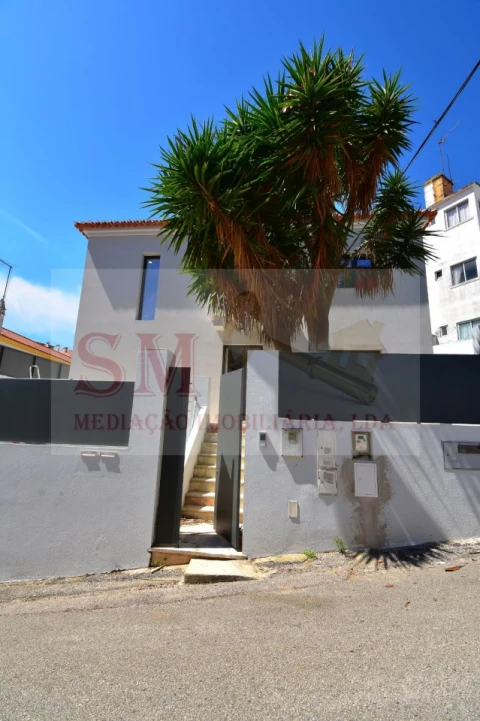 Moradia T4 para Venda em Almada, Cova da Piedade, Pragal e Cacilhas